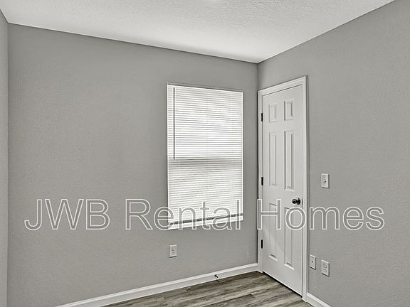 5th image of 516 Odessa St