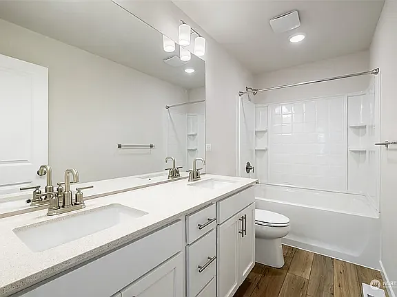 Level 2 - Bathroom 2