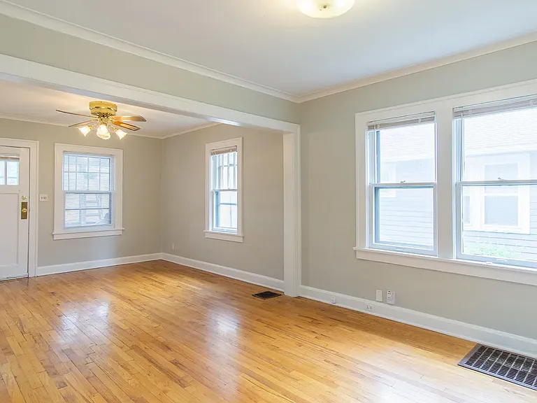 4714 Mercier St — Photo 3