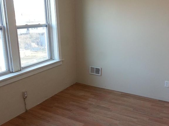 5th image of 3926 Penrose St #2F
