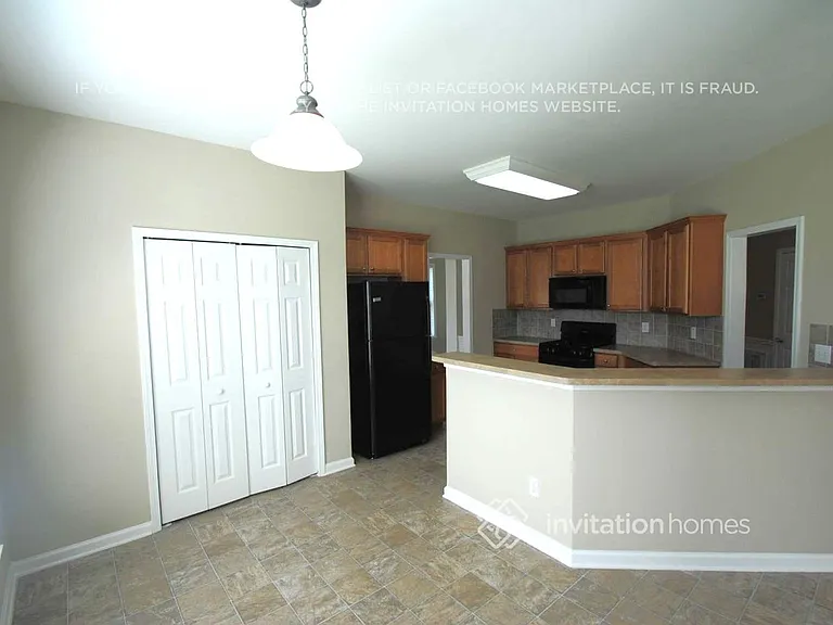 4402 Walforde Blvd — Photo 5