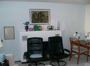 41 Marwood Rd N, Pt Washington, NY 11050