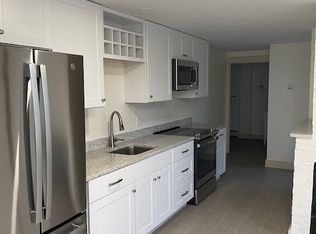 127 2nd St APT 4, Hallowell, ME 04347