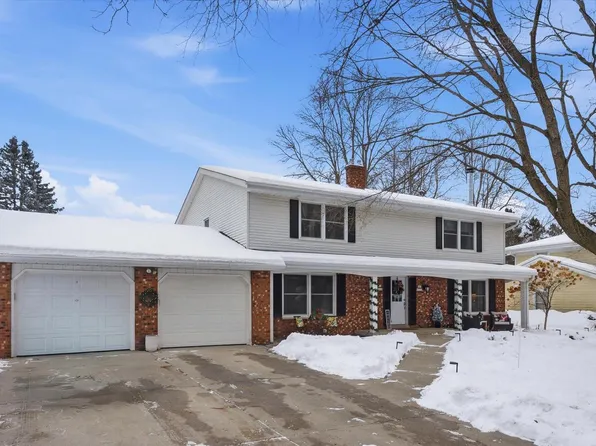 N67W6928 Cleveland STREET #2, Cedarburg, WI 53012