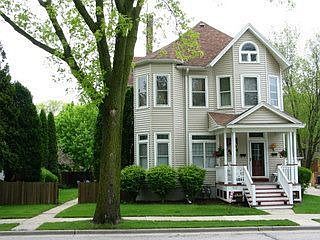 1st image of 4631 N Oakland Ave
