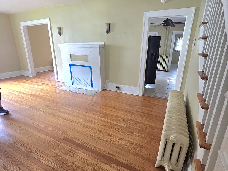 1113 Winona Ave SW — Photo 2