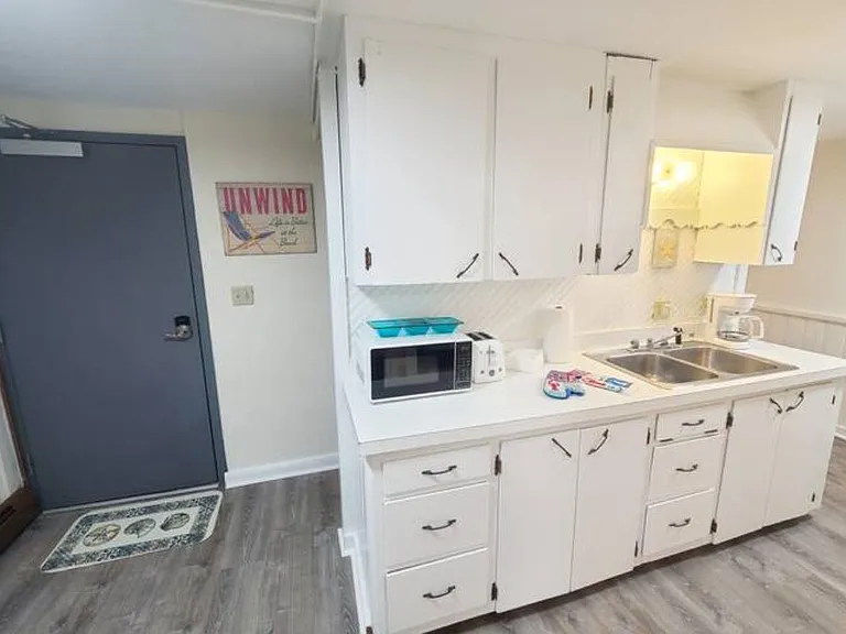 10 Hillcrest Ave #1B — Photo 6