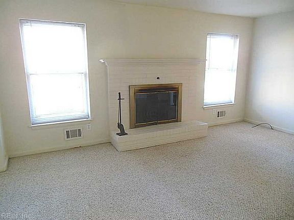 3rd image of 4505 Reynolds Dr