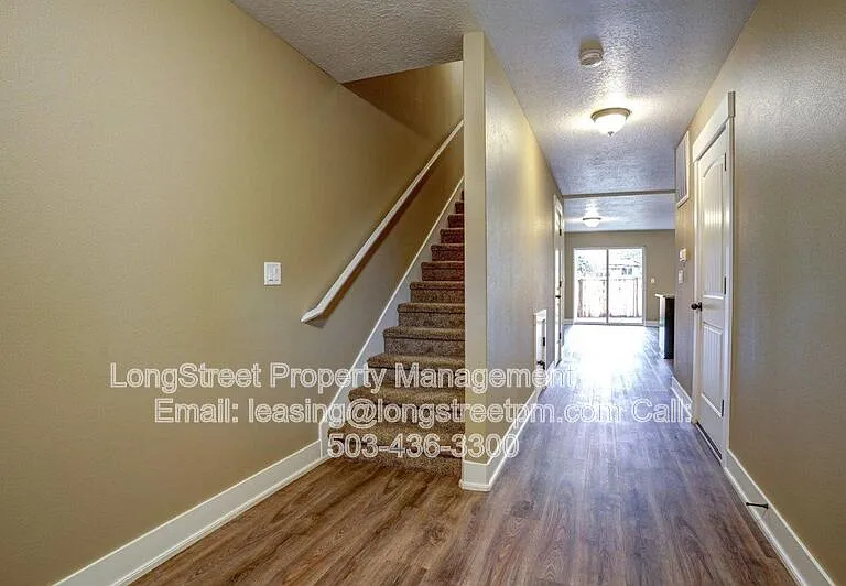 482 S Monmouth Ave — Photo 12