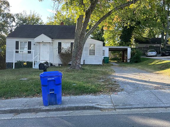 2nd image of 818 Algonquin Dr