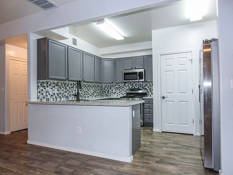 1123 Leaf Ln — Photo 3