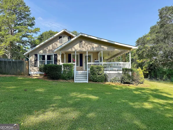 923 Youngs Mill Rd, Lagrange, GA 30241