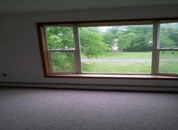 3rd image of 1 Laura Dr