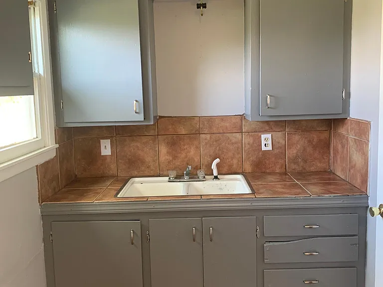 5318 Questa Dr — Photo 2