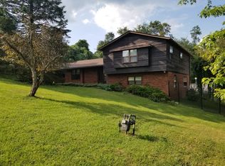 3 Deerhaven Dr, Wheeling, WV 26003