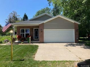 4053 Beacon Hill Dr, Port Hope, MI 48468