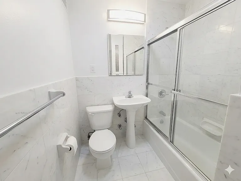 238 E 36th St #2H — Photo 5