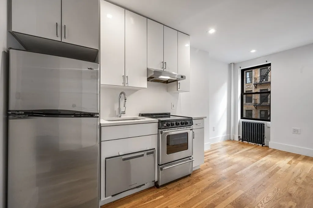 341 East 9th Street — Photo 1