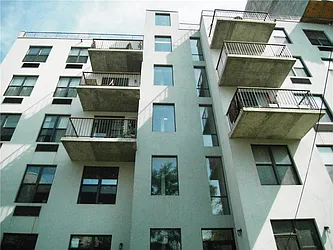 Rented by R New York