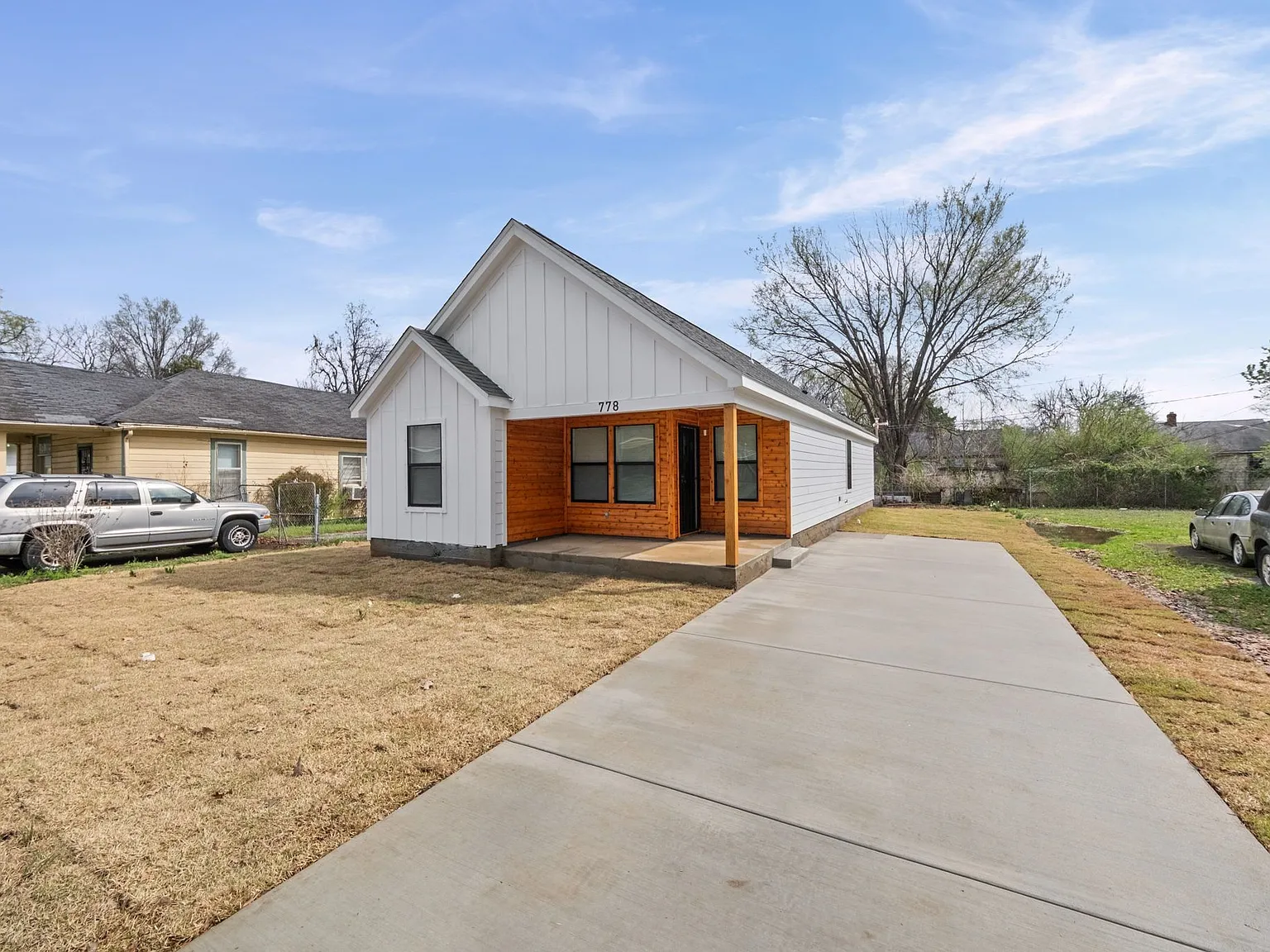 Brand-New 3-Bedroom Home with Open-Concept Design & Front Porch — Photo 2