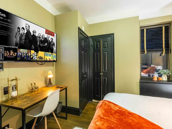 12 West 44th Street image 2 of 8