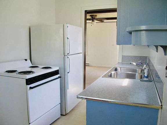 5th image of 322 W 12th St