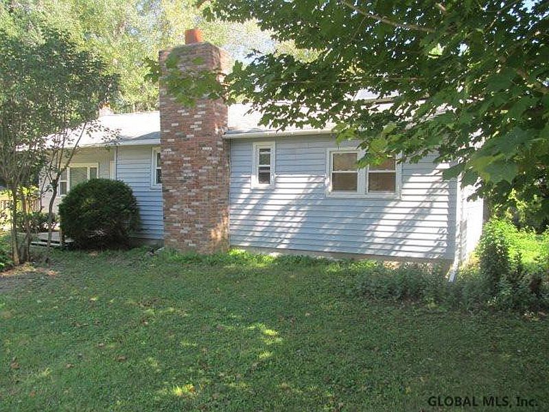 3rd image of 314 SUNNYSIDE Road