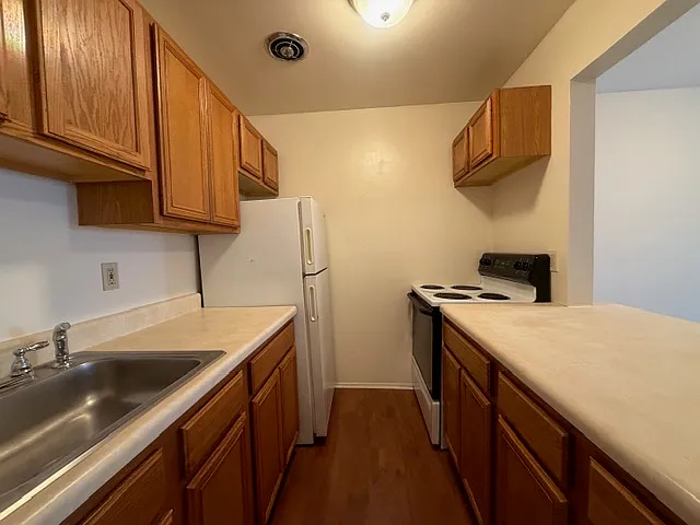 6 Putnam Ave — Photo 9