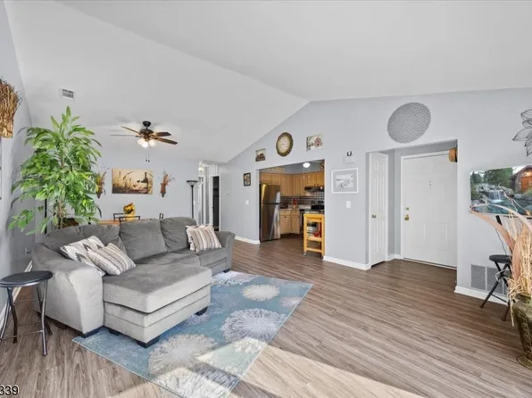 92 Westchester Ter, Clinton Twp., NJ 08801