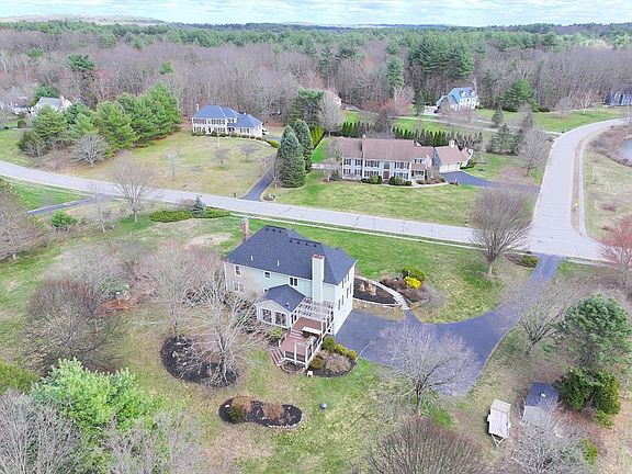 3rd image of 59 Hidden Valley Rd