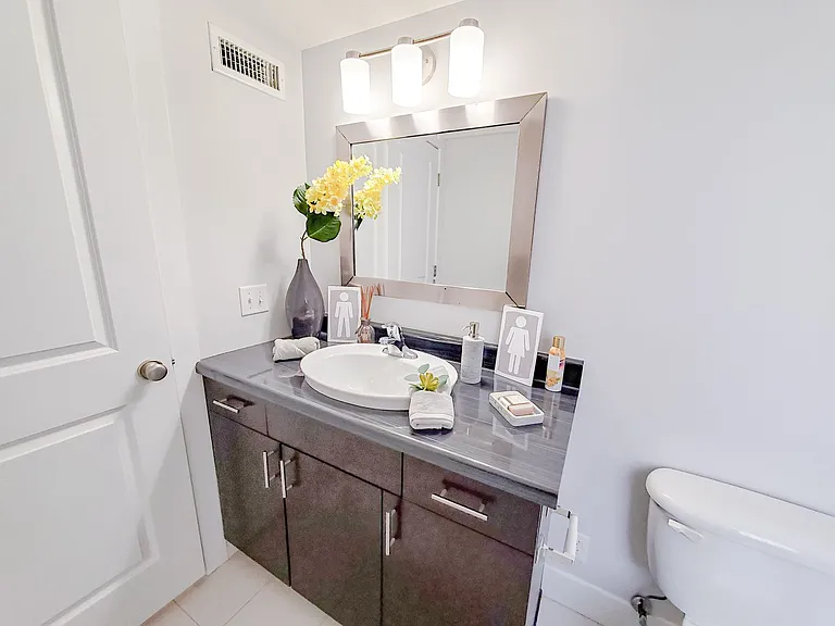 628 Park Ave — Photo 41