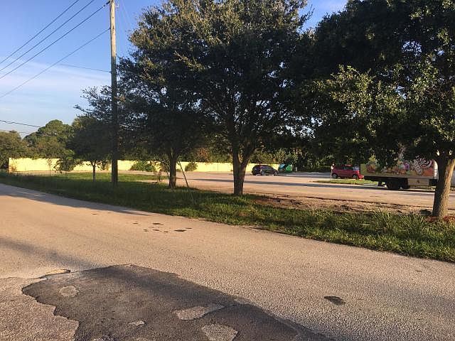 2nd image of 4555 Lillian Ave