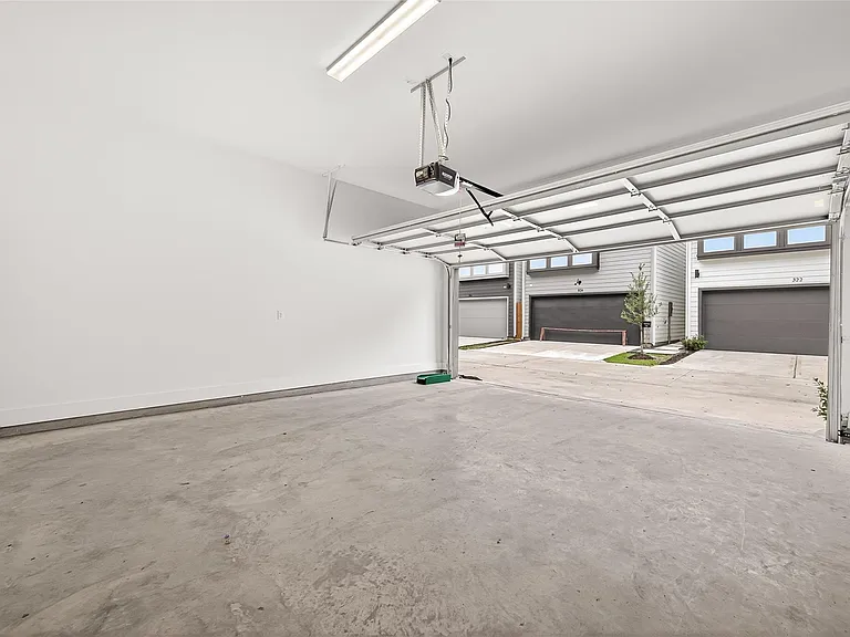 328 Neyland St — Photo 20