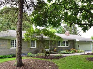 4 Reitz Cir, Pittsford, NY 14534