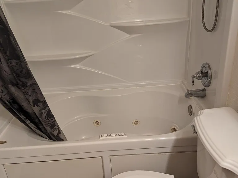 Jacuzzi Tub