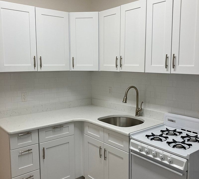 1st image of 807 Bergen St APT 1R
