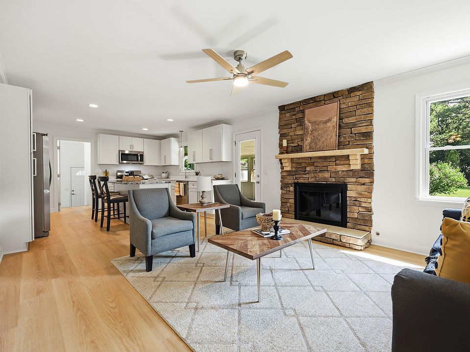 1st image of 211 Meadow Dr