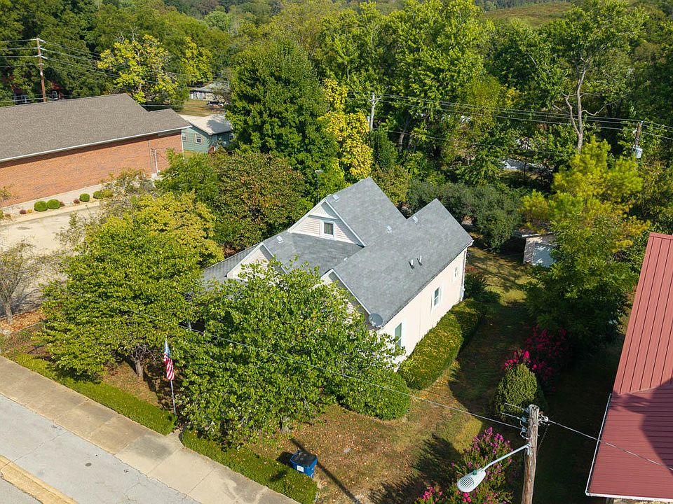 64th image of 435 Main Street