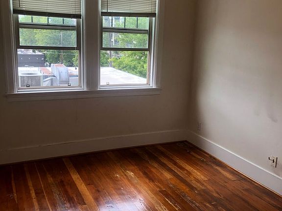 3rd image of 1323 E Pine St Unit 204
