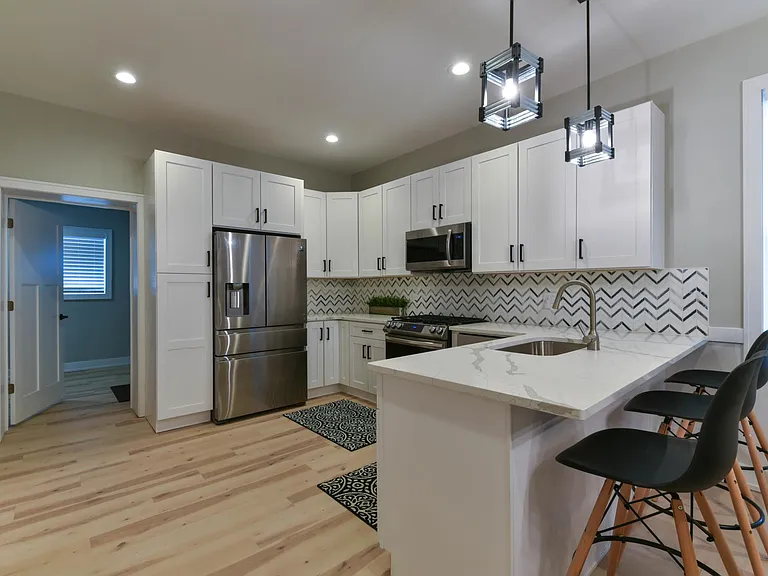 11240 S Kedzie Ave — Photo 16