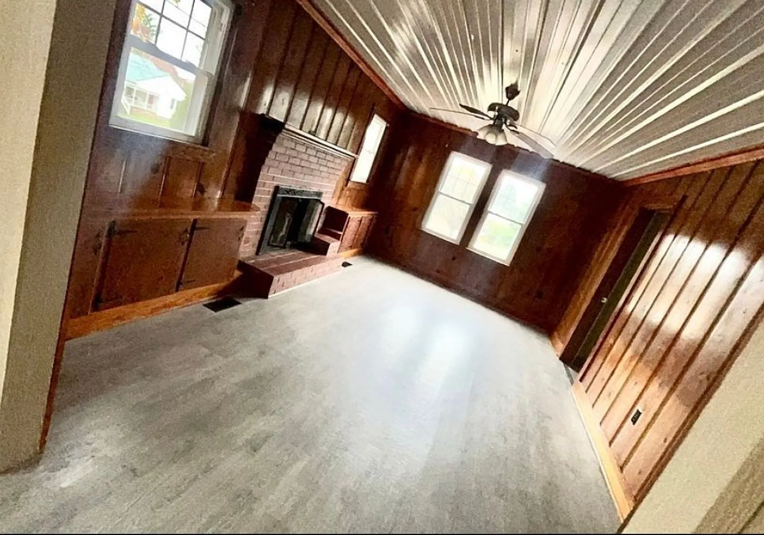 Spacious 3 Bed, 2 Bath Home with Basement, Garage & Large Yard in Cave City! — Photo 4