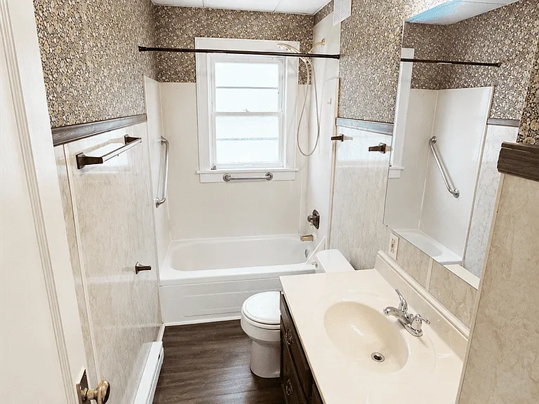 578 Dearborn Ave #1 — Photo 6