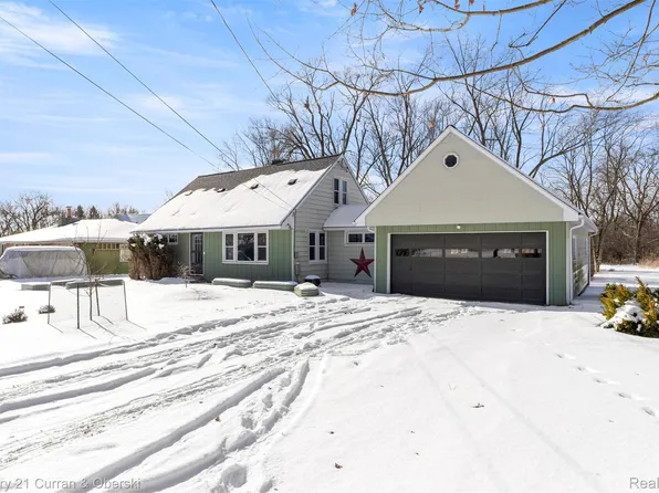 637 Ironwood Dr, Ann Arbor, MI 48103