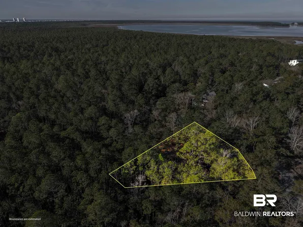 805 Mossy Oak Dr, Gulf Shores, AL 36542