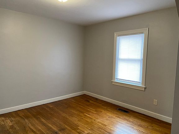 5th image of 844 W Forest Ave