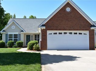 8 Rocking Ct, Greensboro, NC 27405