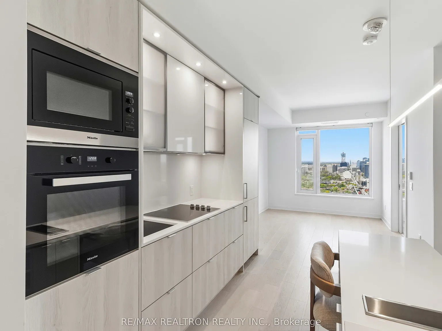 2 bed, $3,100 — Photo 2