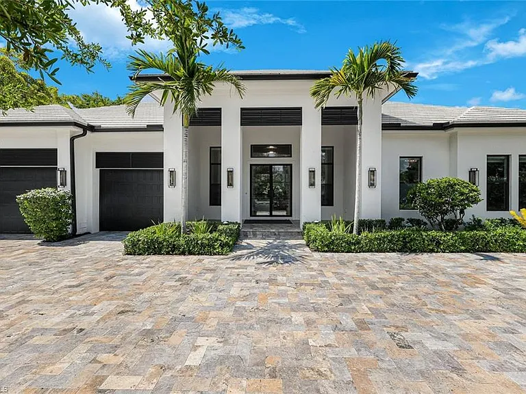 760 Park Shore Dr — Photo 2