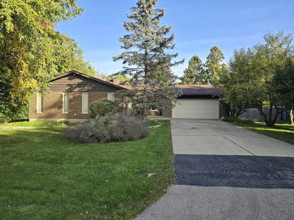 10852 W Fairbanks Ave, Beach Park, IL 60099