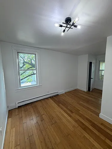 9 Ellington St Photo 1